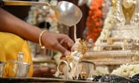 శ్రీ కృష్ణ జన్మాష్టమి గురించిన వివరణ మరియు పూర్తి పూజా విధానం